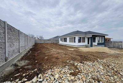 Casă cu 4 camere decomandat în Paleu - 2