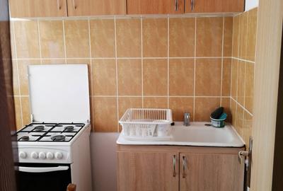 Dristor, garsoniera langa metrou, 350 euro, libera - 14