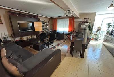 Apartament cu 3 camere în Cetate - 2