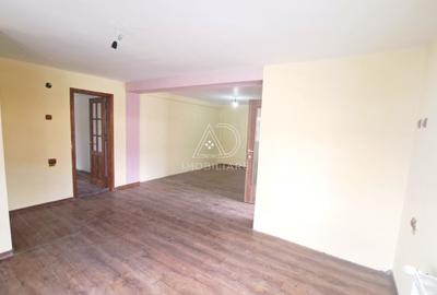Casă individuală cu 9 camere cu Teren 96 Mp în Central - 2