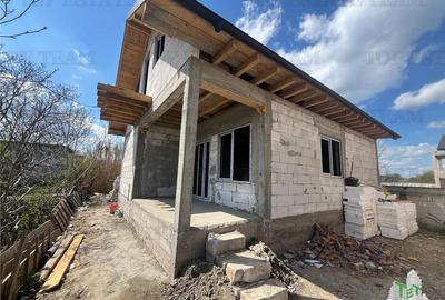 Casă cu 5 camere cu Teren 300 Mp în Lumina - 3