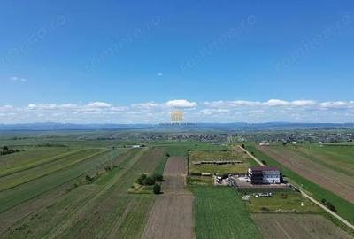 Teren de 36977 mp, în Central - 7