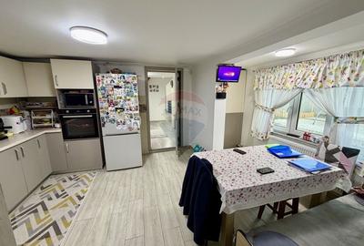 Casă / Vilă cu 4 camere de vânzare în zona Central - 23