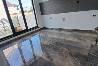 Casă cu 4 camere în Central - 2