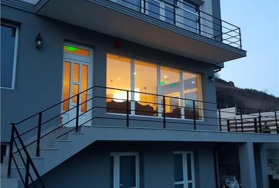 Casă cu 9 camere cu Teren 650 Mp în Florești - 3