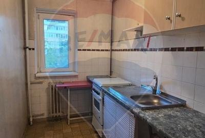 DE VANZARE Apartament cu 4 camere in zona 1 DECEMBRIE 1918 - 17