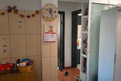 Apartament cu 3 camere decomandat în Rahova - 2