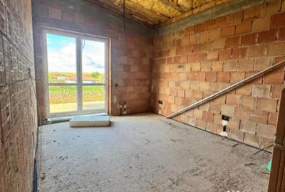 Casă cu 4 camere cu Teren 420 Mp în Săsar - 1