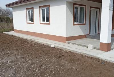 Casă cu 3 camere cu Teren 500 Mp în Pecineaga - 2