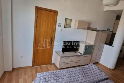 Garsonieră decomandată în Universitate - 2