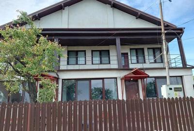 Casă cu 4 camere cu Teren 522 Mp în Central