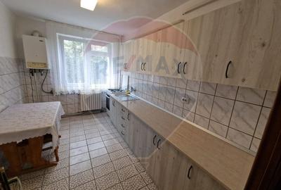 Apartament cu 2 camere de inchiriat in zona 1 Mai - 1
