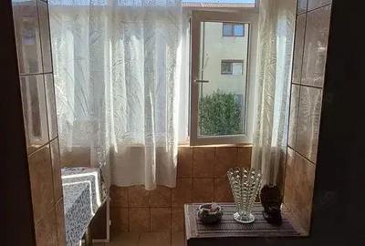 Apartament cu 2 camere decomandat în Poarta 6