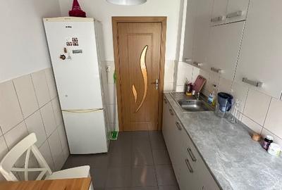 Inchiriez apartament 2 camere, metrou 1 decembrie - 3