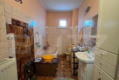 Casa 274 mp, teren 443 mp, zona centru LIVADA, pretabila si - 15