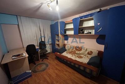 De vanzare apartament 3 camere - 7