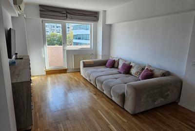 Apartament cu 3 camere semidecomandat în Muncii