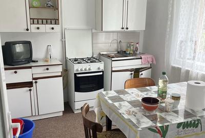 Casă cu 2 camere decomandat în Găești - 5