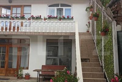 Doua Case + 2 Spa?ii Comerciale, 440 mp Utili pe Str. - 4