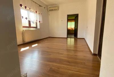 Casă cu 6 camere cu Teren 231 Mp în Central - 8