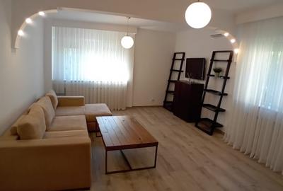 Apartament cu 2 camere semidecomandat în Calea Victoriei