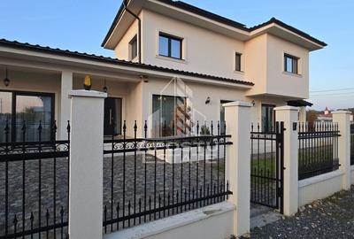 Casa individuala deosebita cu 5 camere, 3 bai, demisol si garaj, Sag