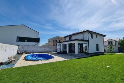 Casă individuală cu 5 camere cu Canalizare în Exterior Est