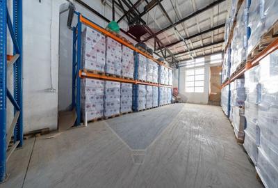 Spațiu industrial, de 440 mp, în Uzina 2 - 3