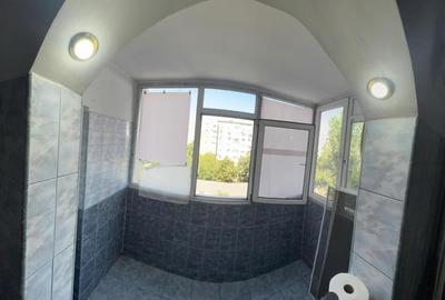Vanzare Apartament 3 Camere Semidecomandat Piata Sudului-Tulnici - 2