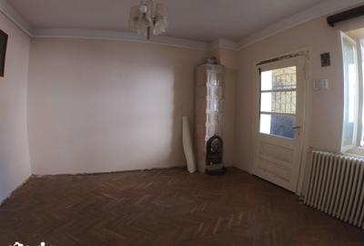 Casă cu 4 camere cu Teren 700 Mp în Central - 7