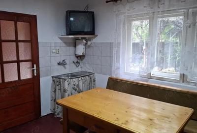 Casă cu 3 camere cu Teren 1080 Mp în Central - 4