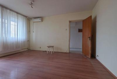 Apartament cu 3 camere semidecomandat în Drumul Taberei - 6