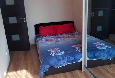 Apartament cu 3 camere semidecomandat în Central - 1
