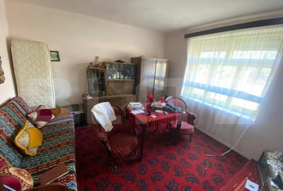 Casa cu teren 10 ari, 2 anexe ?i dublu front stradal B - 7