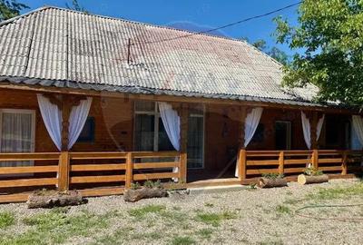 Casa / Vila cu 5 camere de vanzare - 1