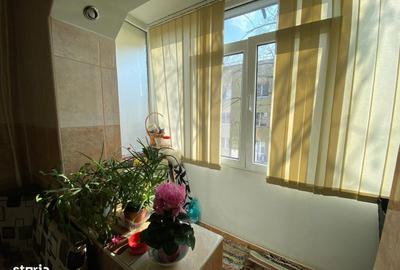 Apartament cu 3 camere decomandat în Dristor