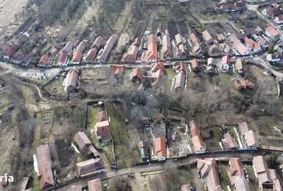 Teren de 1271 mp, în Livezile - 11