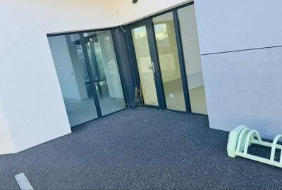 Spațiu comercial, de 400 mp, în Universității - 1