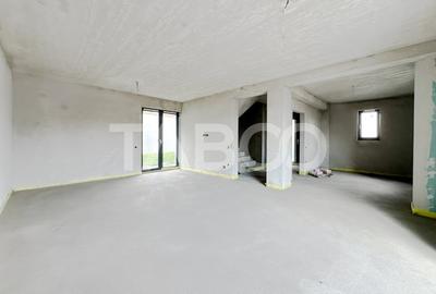 De vanzare duplex 200 mp utili semifinisat cu garaj in Floresti - 2