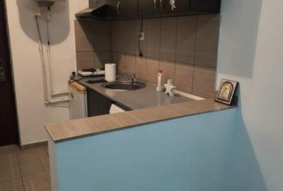 Inchiriez garsoniera strada Comuna din Paris - 1