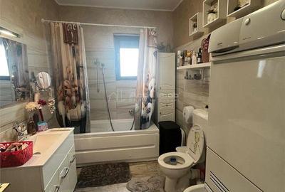 Casă cu 4 camere cu Teren 331 Mp în Vânători - 2