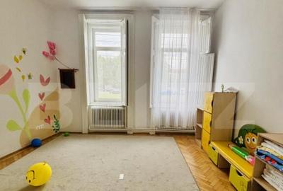 Casă cu 10 camere cu Teren 411 Mp în Lunei - 7