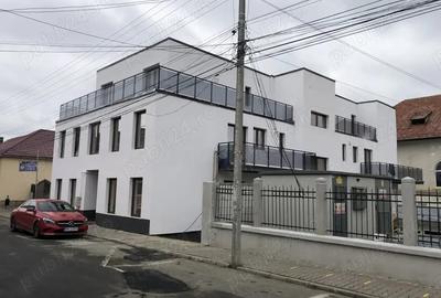 Spațiu comercial, de 45 mp, în Central - 4