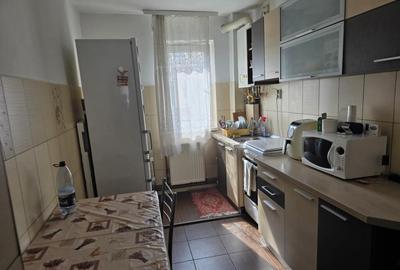 Apartament 2 camere zona TRACTORUL - 3