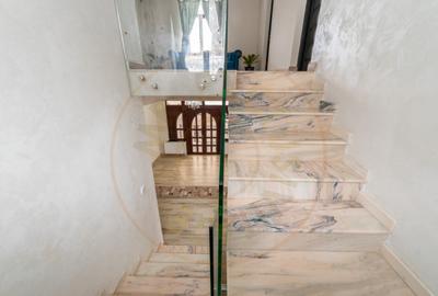 Casa primitoare de inchiriat in Valea Ursului-spa?iu, natu - 13