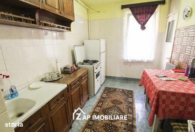 Apartament cu 3 camere decomandat în 7 Noiembrie