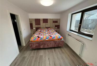 Casă cu 9 camere cu Teren 1134 Mp în Golești - 3