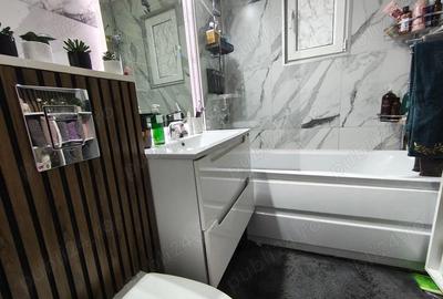 Apartament cu 3 camere decomandat în Titan - 2