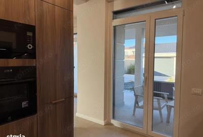 Casă cu 4 camere cu Teren 400 Mp în Central - 1