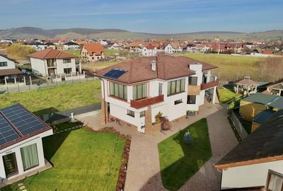 Casǎ de Lux - 1084 mp teren - 275 mp utili + Pod + Saunǎ + Studio Yoga - 2